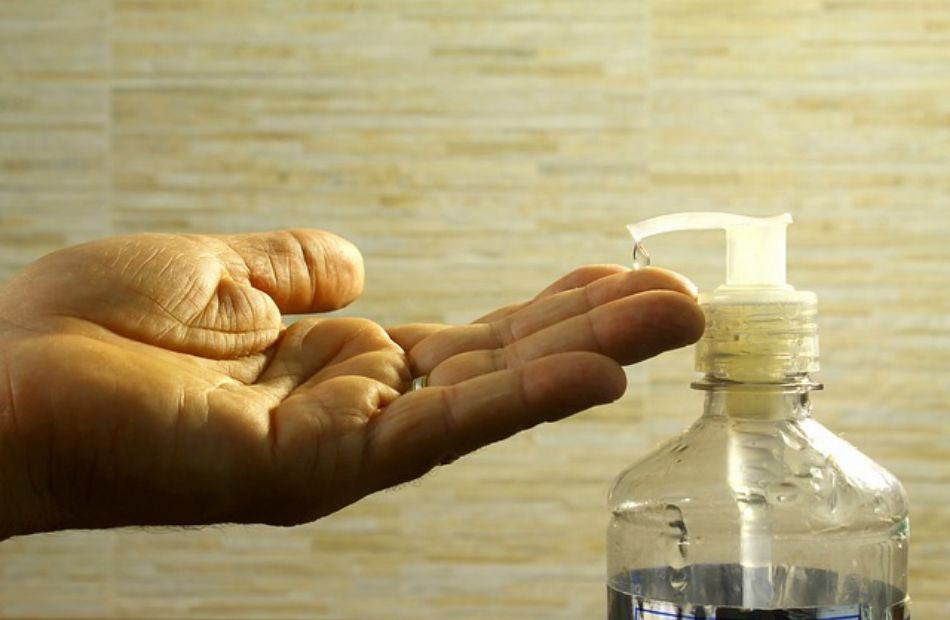 Natural disinfection with fungi: mycelium-based antibacterials